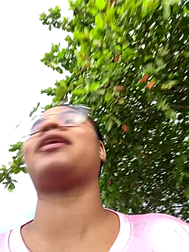 Snapshot of britanny-stone chatting on 9, 10, 2025 britanny-stone online show from 9, 10, 2025