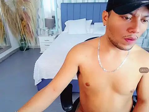 Snapshot of Max_Rivers chatting on 19, 10, 2025 Max Rivers online show from 19, 10, 2025