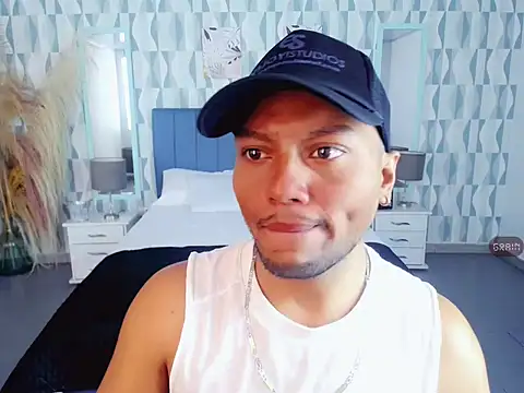 Snapshot of Max_Rivers chatting on 29, 10, 2025 Max Rivers online show from 29, 10, 2025