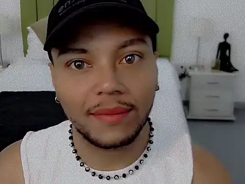 Snapshot of Max_Rivers chatting on 5, 11, 2025 Max Rivers online show from 5, 11, 2025