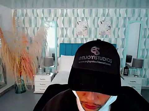 Snapshot of Max_Rivers chatting on 7, 11, 2025 Max Rivers online show from 7, 11, 2025