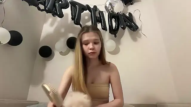 Snapshot of CandysRose chatting on 10, 4, 2026 CandysRose online show from 10, 4, 2026