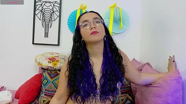 Snapshot of LucyDerby chatting on 3, 10, 2025 LucyDerby online show from 3, 10, 2025