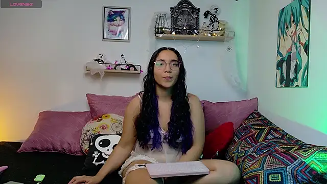 Snapshot of LucyDerby chatting on 24, 10, 2025 LucyDerby online show from 24, 10, 2025