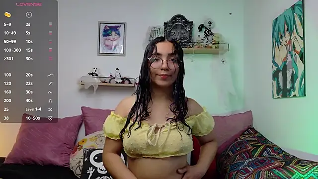 Snapshot of LucyDerby chatting on 27, 10, 2025 LucyDerby online show from 27, 10, 2025