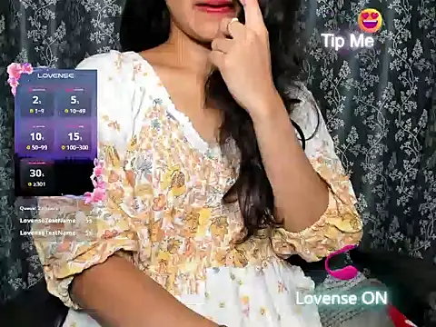 Snapshot of Queen-Bee143 chatting on 2, 3, 2026 Queen-Bee143 online show from 2, 3, 2026