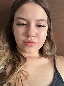 Sofi Yang  online show from 25, 10, 2025