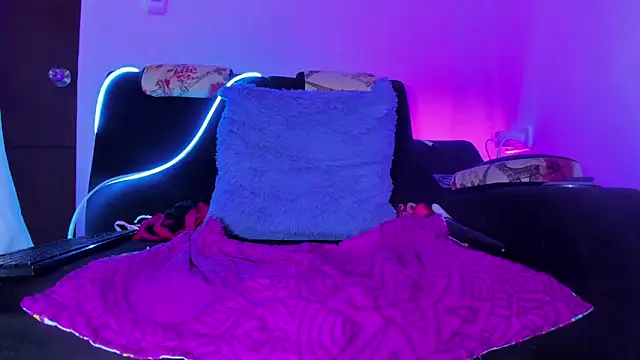 Snapshot of naty_hot4uu chatting on 19, 2, 2026 naty hot4uu online show from 19, 2, 2026