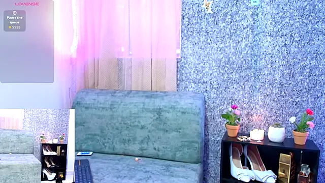 Snapshot of Sally_Ricci chatting on 3, 10, 2025 Sally Ricci online show from 3, 10, 2025