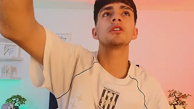 Snapshot of Axel_Draven chatting on 25, 10, 2025 Axel Draven online show from 25, 10, 2025