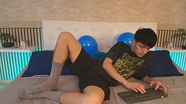 Snapshot of Axel_Draven chatting on 7, 11, 2025 Axel Draven online show from 7, 11, 2025