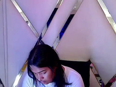 Snapshot of AuroraRoss chatting on 27, 10, 2025 AuroraRoss online show from 27, 10, 2025