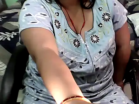 BABITA KUMARII online show from 30, 4, 2026