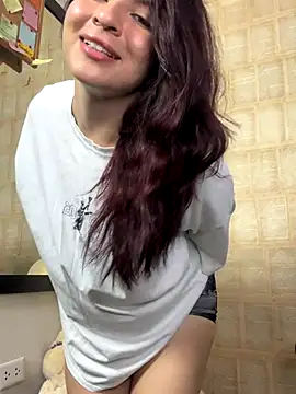 Snapshot of came_lia1 chatting on 4, 10, 2025 came lia1 online show from 4, 10, 2025