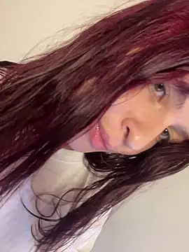 Snapshot of came_lia1 chatting on 18, 12, 2025 came lia1 online show from 18, 12, 2025