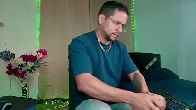 LucasGaeel online show from 11, 10, 2025