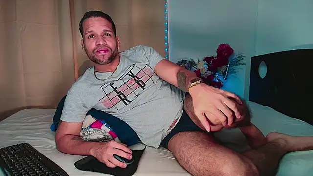 Snapshot of LucasGaeel chatting on 10, 1, 2026 LucasGaeel online show from 10, 1, 2026