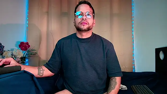 LucasGaeel online show from 2, 2, 2026