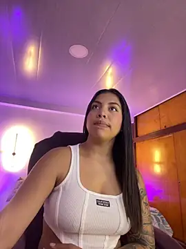 Snapshot of kloe28 chatting on 27, 9, 2025 kloe28 online show from 27, 9, 2025