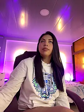 Snapshot of kloe28 chatting on 29, 9, 2025 kloe28 online show from 29, 9, 2025