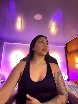 Snapshot of kloe28 chatting on 2, 10, 2025 kloe28 online show from 2, 10, 2025