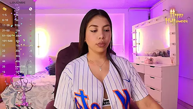 Snapshot of kloe28 chatting on 14, 10, 2025 kloe28 online show from 14, 10, 2025