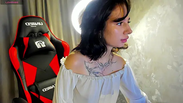 Snapshot of Michelle_Murray chatting on 29, 10, 2025 Michelle Murray online show from 29, 10, 2025