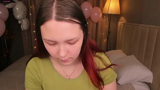 Monica  Queen online show from 6, 4, 2026