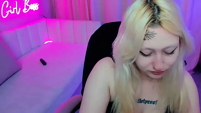 JuliaSharkk online show from 29, 9, 2025