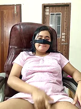 Love Queen11 online show from 10, 4, 2026