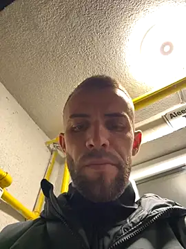 Snapshot of sexyman1936 chatting on 31, 10, 2025 sexyman1936 online show from 31, 10, 2025