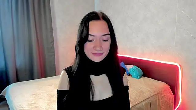 Snapshot of Arina_Meow19 chatting on 4, 10, 2025 Arina Meow19 online show from 4, 10, 2025