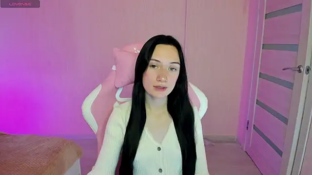 Snapshot of Arina_Meow19 chatting on 8, 10, 2025 Arina Meow19 online show from 8, 10, 2025