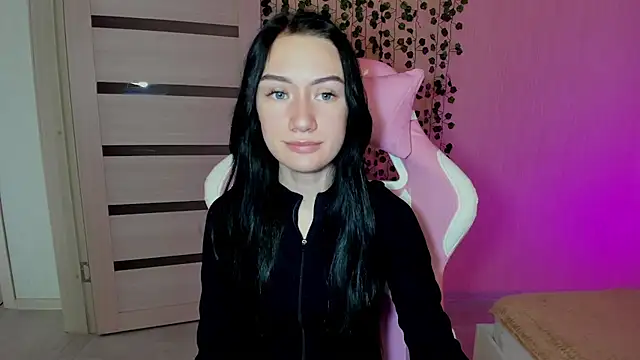 Snapshot of Arina_Meow19 chatting on 27, 10, 2025 Arina Meow19 online show from 27, 10, 2025