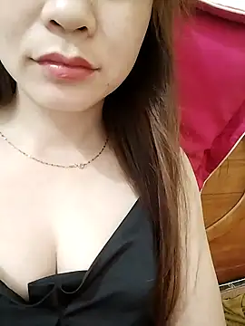 Snapshot of Girl_Shy2000 chatting on 4, 10, 2025 Girl Shy2000 online show from 4, 10, 2025