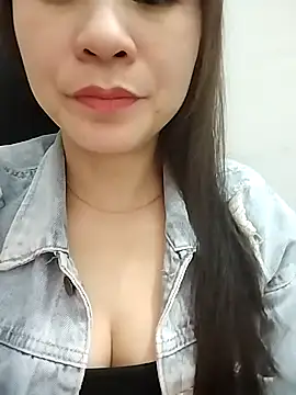 Snapshot of Girl_Shy2000 chatting on 13, 11, 2025 Girl Shy2000 online show from 13, 11, 2025