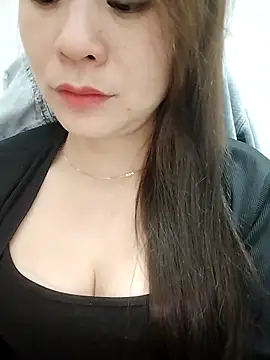 Snapshot of Girl_Shy2000 chatting on 14, 11, 2025 Girl Shy2000 online show from 14, 11, 2025