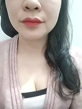 Snapshot of Girl_Shy2000 chatting on 6, 1, 2026 Girl Shy2000 online show from 6, 1, 2026