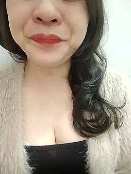 Girl Shy2000 online show from 14, 1, 2026