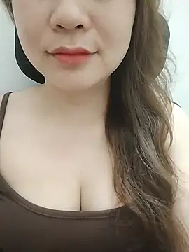 Girl Shy2000 online show from 15, 5, 2026