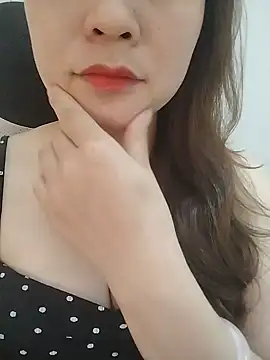 Girl Shy2000 online show from 17, 5, 2026