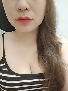 Girl Shy2000 online show from 19, 5, 2026