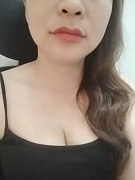 Girl Shy2000 online show from 24, 5, 2026
