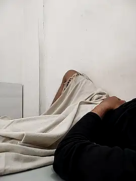 Snapshot of Ilhaamgrey chatting on 8, 10, 2025 Ilhaamgrey online show from 8, 10, 2025