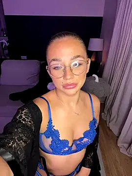 MissPixieRae online show from 10, 10, 2025