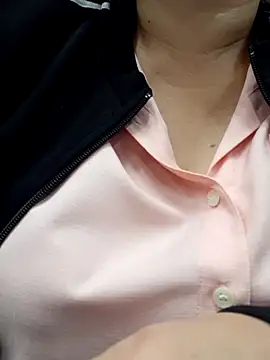 Snapshot of Kimkhaepretty chatting on 15, 10, 2025 Kimkhaepretty online show from 15, 10, 2025