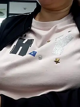 Snapshot of Kimkhaepretty chatting on 7, 11, 2025 Kimkhaepretty online show from 7, 11, 2025