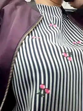 Snapshot of Kimkhaepretty chatting on 13, 11, 2025 Kimkhaepretty online show from 13, 11, 2025