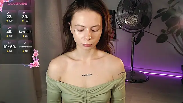 BellaAbey online show from 13, 12, 2025