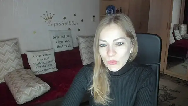 Snapshot of Tiffany_Bates chatting on 4, 10, 2025 Tiffany Bates online show from 4, 10, 2025